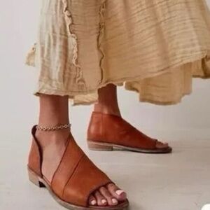 Catherine Malandrino Tan Leather Sandals